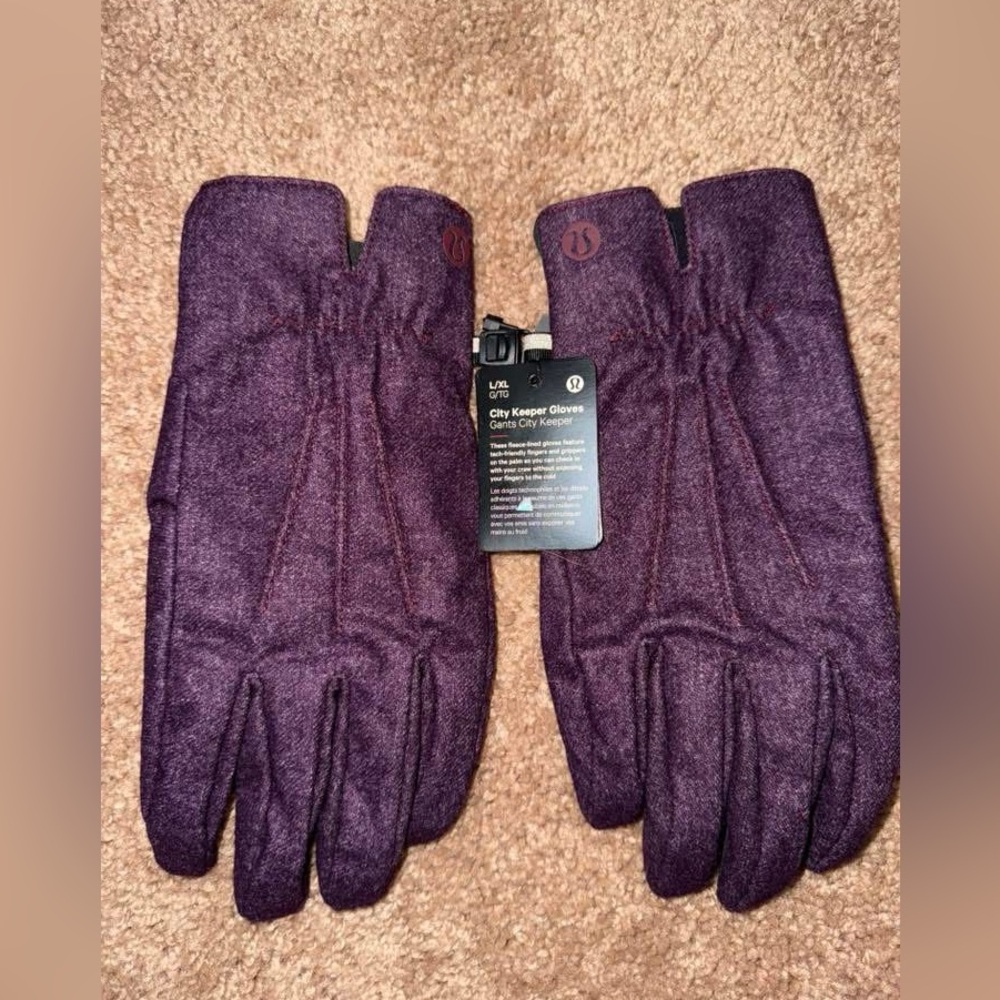 SOLD**lululemon athletica Purple Gloves